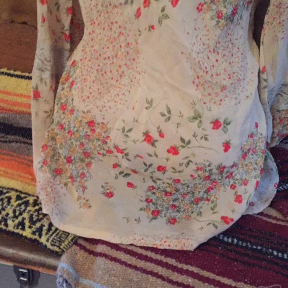 Flowy Spring Tunic - Picture 3 of 3